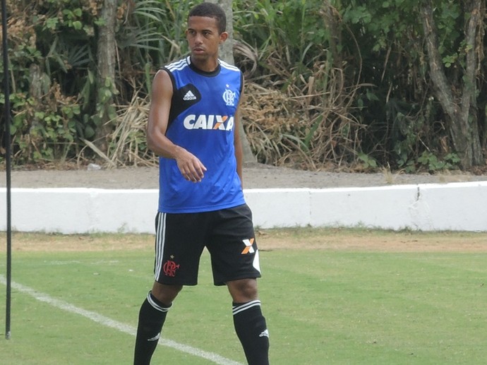 Recife é integrado ao time profissional do Fla (Foto: Cahê Mota/GloboEsporte.com)