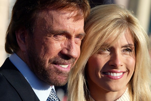 O ator Chuck Norris com a esposa, Gena (Foto: Getty Images)