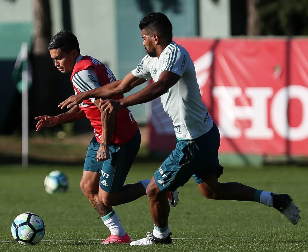  Cuca prioriza recuperação física no treino e não revela escalação do Palmeiras