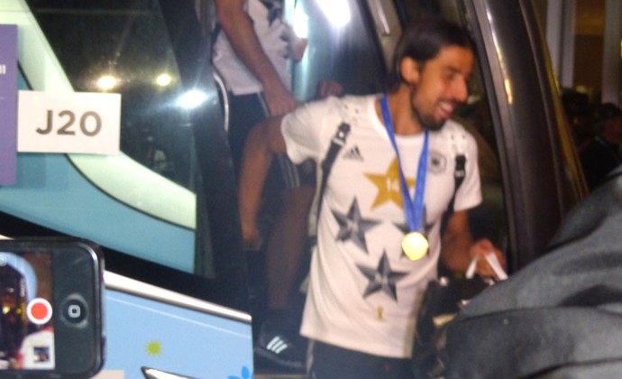 Khedira Chegada Hotel Alemanha (Foto: Fred Gomes)