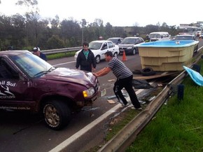 Ventania Tomba Caminhonete Que Transportava Piscina No Rs Rio Grande Do Sul G1