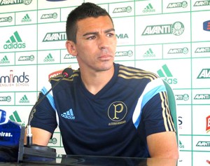 Com dores musculares, Lúcio é vetado de partida contra o Figueirense