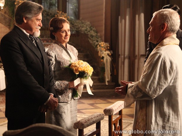 Ernest e Gertrude se casam (Foto: Carol Caminha/TV Globo)