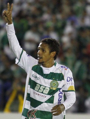 Fabinho fez dois gols no jogo Guarani x Palmeiras (Foto: Gustavo Tilio / Globoesporte.com)