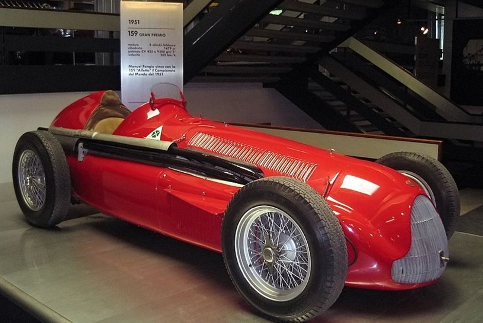 O modelo Alfa Romeo 159, utilizado em 1951 (Foto: Wikimedia Commons)