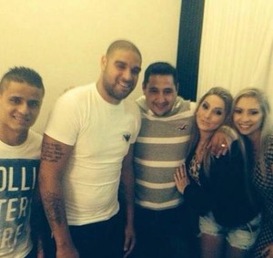 Adriano festa Curitiba Everton Silva (Foto: reprodução/twitter)