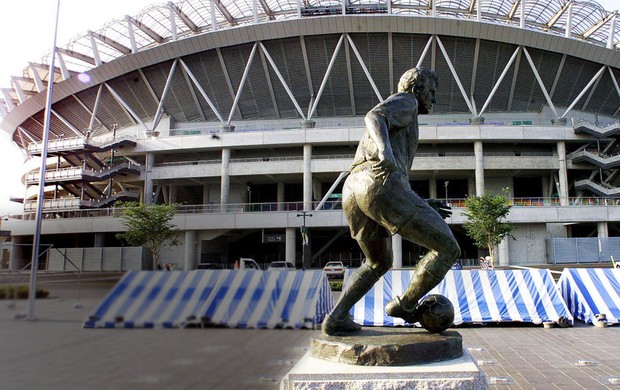 estátua Zico estádio Kashima (Foto: AFP)