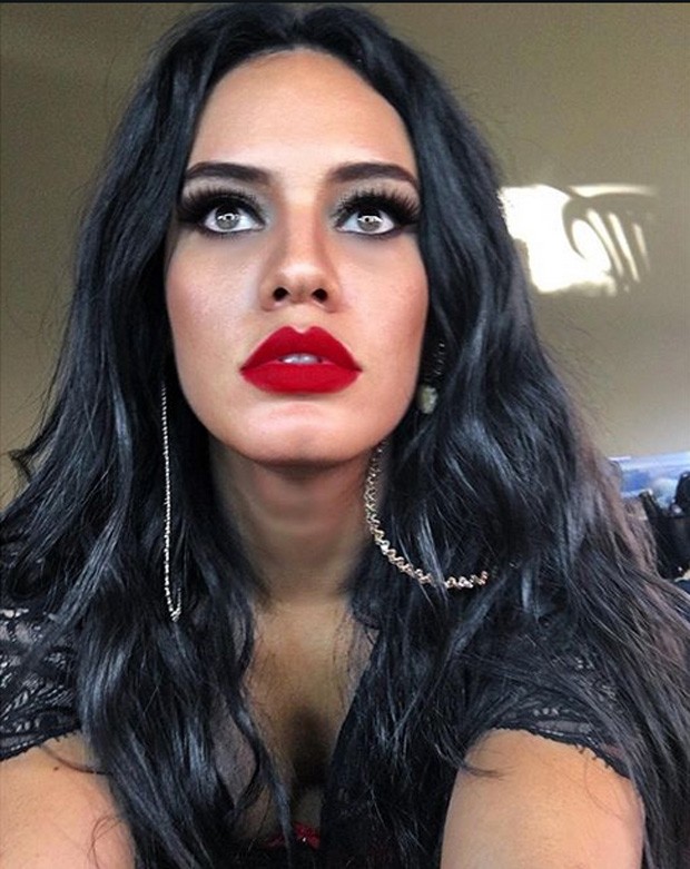 Leticia Lima mostra make e chama atenção com bocão vermelho&#39; (Foto: Instagram/Reprodução)