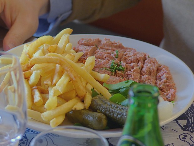 Filet americain, prato típico da Bélgica (Foto: Globo Repórter)