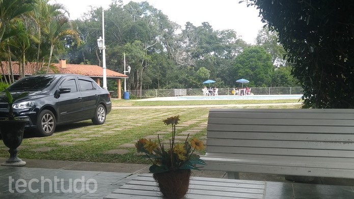 Foto tirada com o Zenfone 4 Selfie Pro durante o dia, ao ar livre, no modo automático, fica facilmente saturada e com pouco contraste (Foto: Ana Marques/TechTudo) Foto tirada com o Zenfone 4 Selfie Pro durante o dia, ao ar livre, no modo automático, fica facilmente saturada e com pouco contraste (Foto: Ana Marques/TechTudo)
