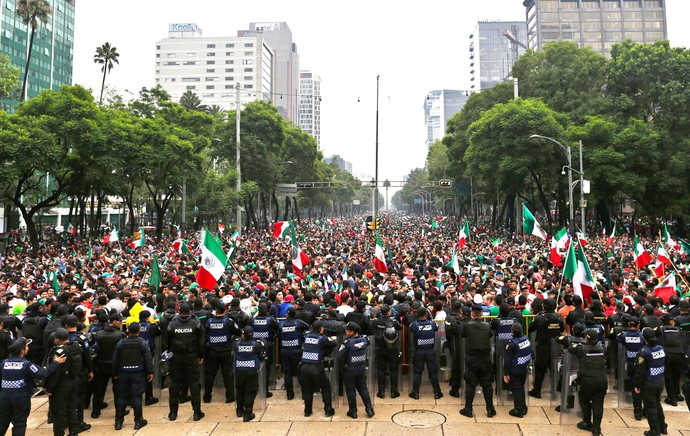 festa torcida do México nas ruas da Cidade do México (Foto: Reuters)