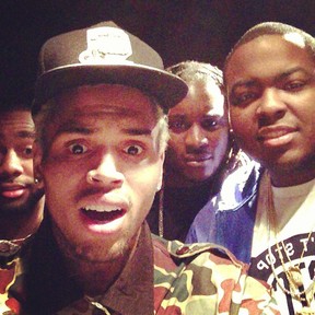 Chris Brown com amigos (Foto: Instagram/ Reprodução)