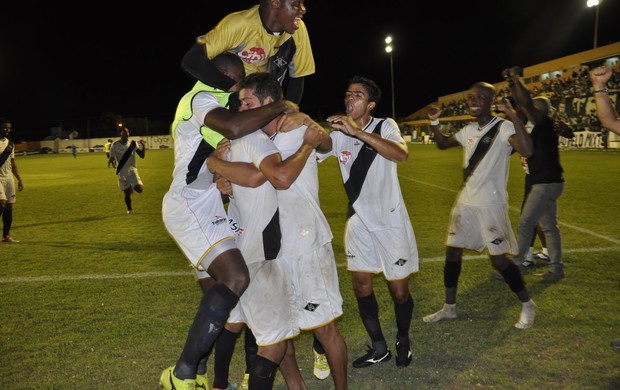 Mixto vence o Vila Aurora (Foto: Robson Boamorte/Globoesporte.com)