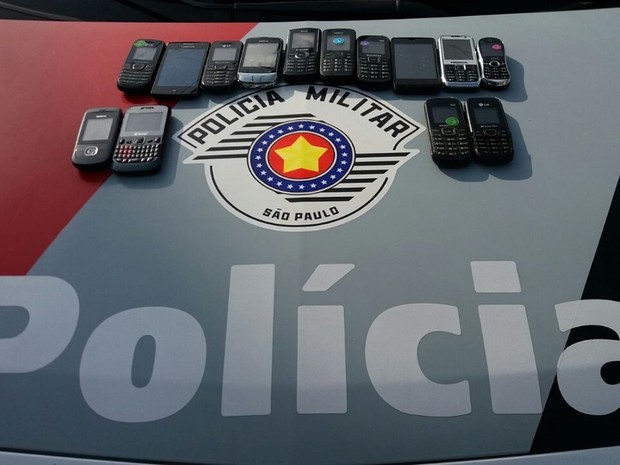 Aparelhos seriam distribuídos no presídio para outros detentos (Foto: Divulgação / Polícia Militar) Aparelhos seriam distribuídos no presídio para outros detentos (Foto: Divulgação / Polícia Militar)