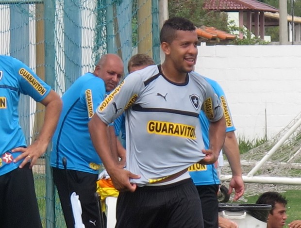 Antônio Carlos treino Botafogo (Foto: Thales Soares)