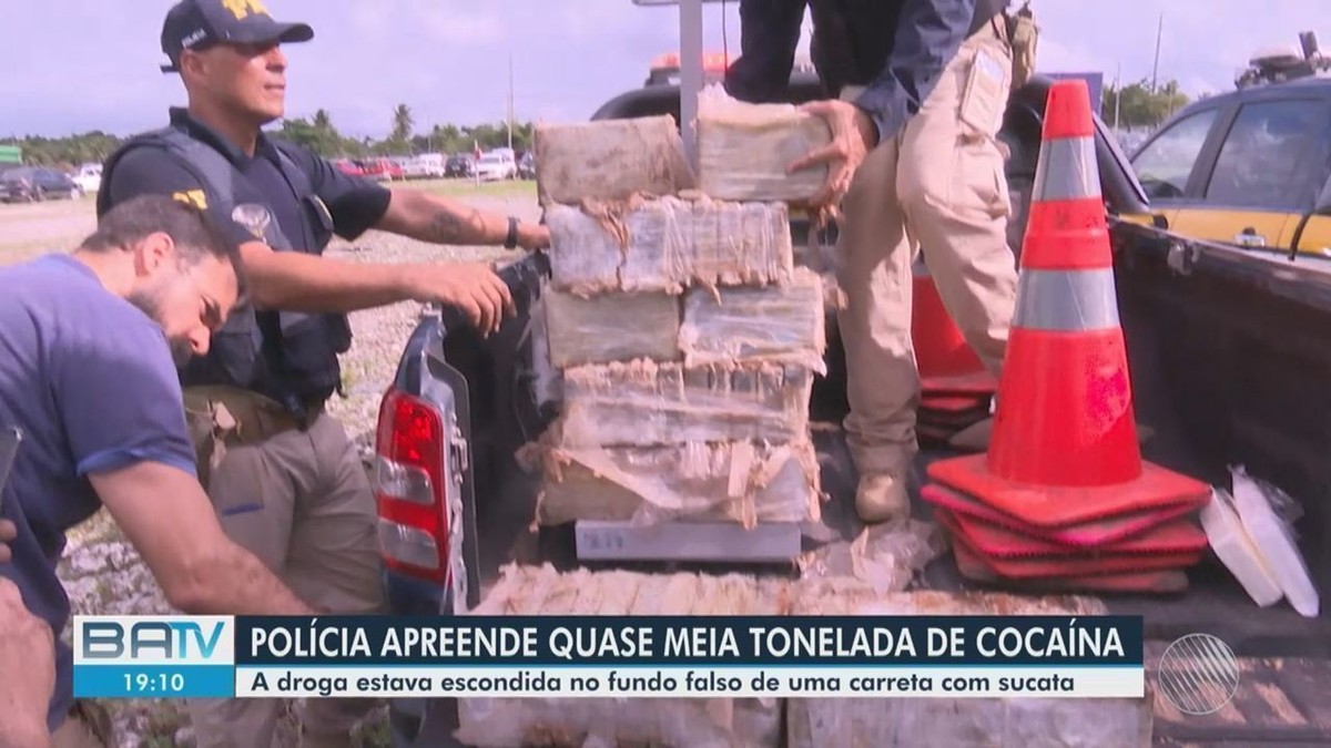 Homem Preso Na Bahia Ap S Transportar Quase Meia Tonelada De Coca Na