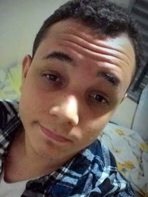 Gabriel Barbosa, de 17 anos, se surpreendeu com a facilidade em se inscrever no Enem 2015 (Foto: Arquivo pessoal/Gabriel Barbosa)