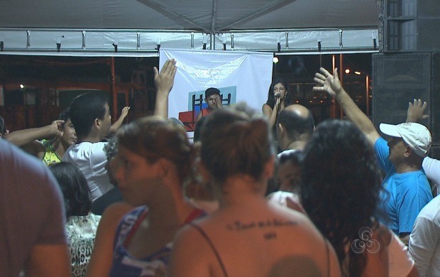 Carnaval da Base animou os foliões com muita música (Foto: Reprodução TV Acre)