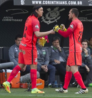 Sem propostas para 2017, Cássio e Walter devem manter duelo no Timão