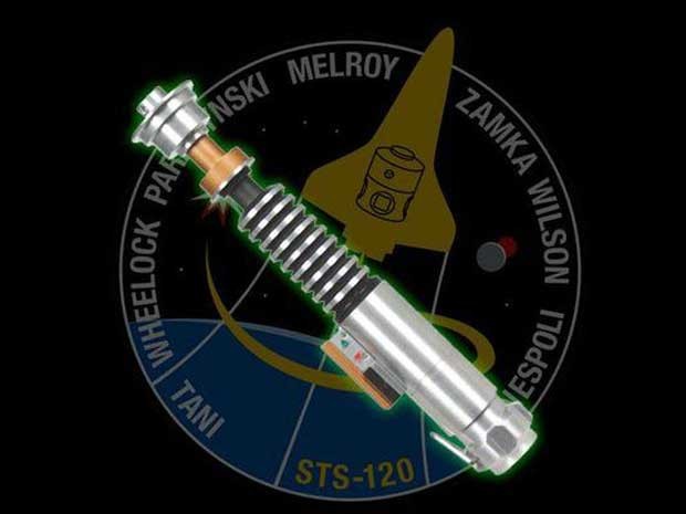 Em 2007, sabre de luz de Luke Skywalker viajou até EEI para marcar 30 anos da série . (Foto: Nasa / Via BBC)