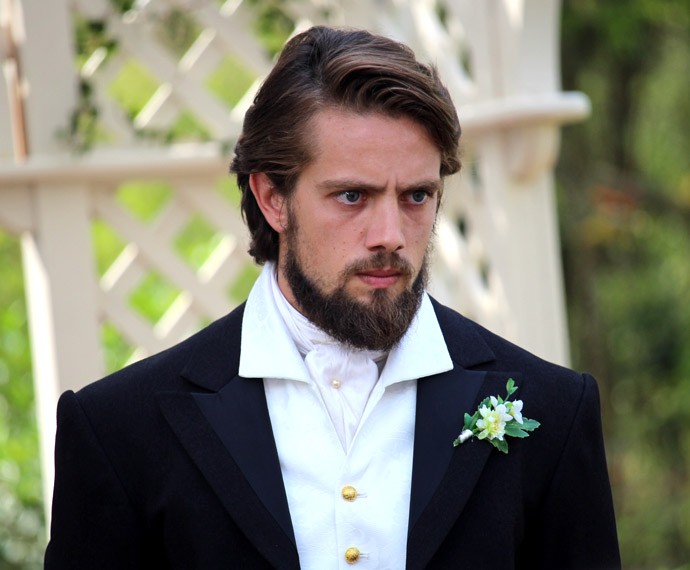 Felipe anuncia o fim do casamento... (Foto: Cláudia Esteves/Gshow)