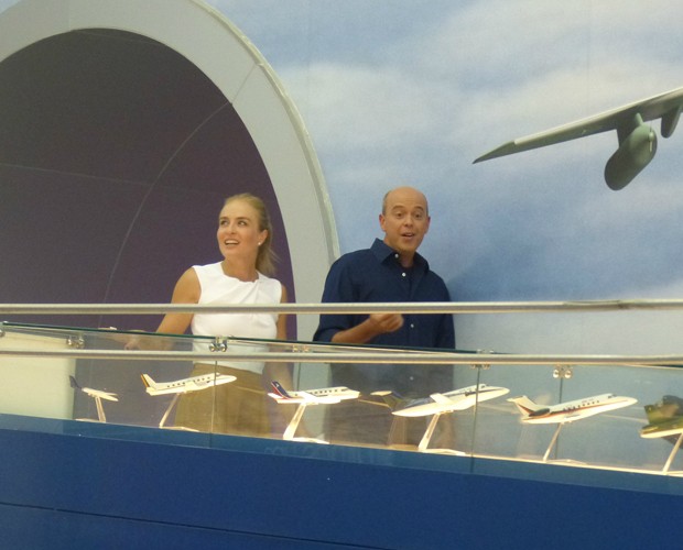 Angélica e Alex Escobar visitam Museu Aeroespacial (Foto: Nathália Gomes/Gshow)