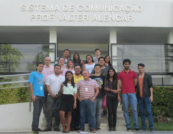 Visita de estudantes de Jornalismo e Publicidade à TV Clube (Foto: Laurivânia Fernandes)
