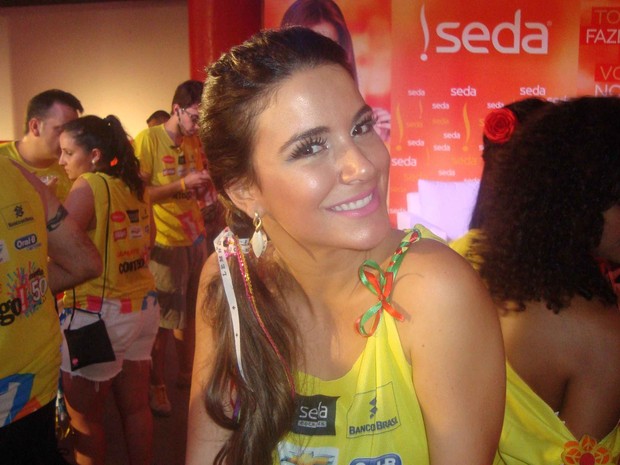 Laisa curte o carnaval de Salvador nesta quinta-feira (Foto: Jairo Gonçalves)