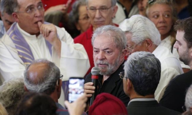 Lula est&aacute; viv&iacute;ssimo!