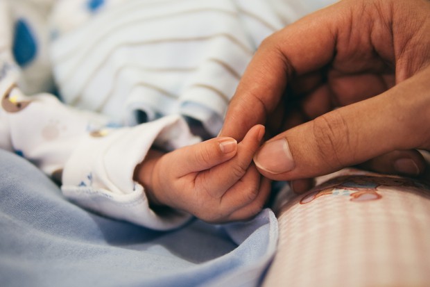 Mamãe e bebê (Foto: Aditya Romansa on Unsplash) Mamãe e bebê (Foto: Aditya Romansa on Unsplash)