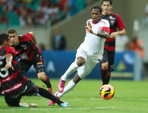 Fred contra o Vitória  (Foto: Alexandre Lops / Inter, DVG)