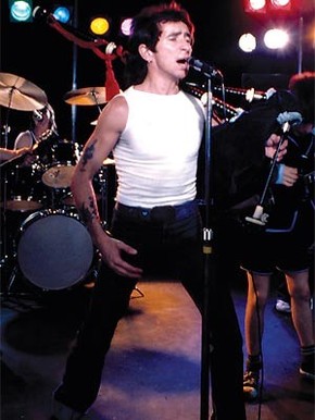 Bon Scott Ex Vocalista Do Ac Dc Dara Nome A Rua Na Australia Musica G1