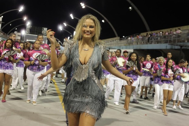 Ellen Roche no ensaio da Rosas de Ouro, em São Paulo (Foto: Leo Franco / AgNews)