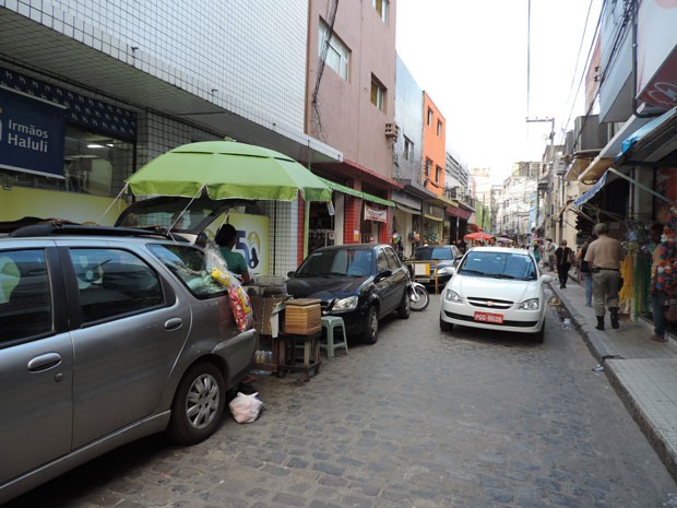 Ambulantes que usam carros para comercializar produtos temem fechamento de ruas no Centro (Foto: Luna Markman/G1)