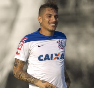 Sem lesão, Guerrero faz tratamento e deve enfrentar o Palmeiras