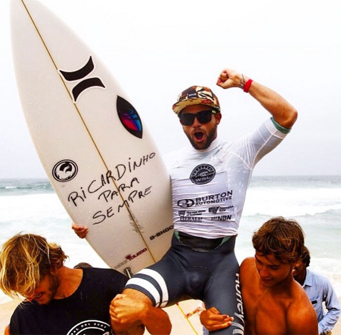 Alejo Muniz, surfe, Newcastle, na Australia (Foto: Instagram)