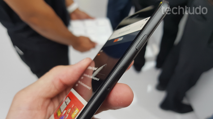 iPhone 7S poderá ter carregamento sem fio (Foto: Thássius Veloso/TechTudo)
