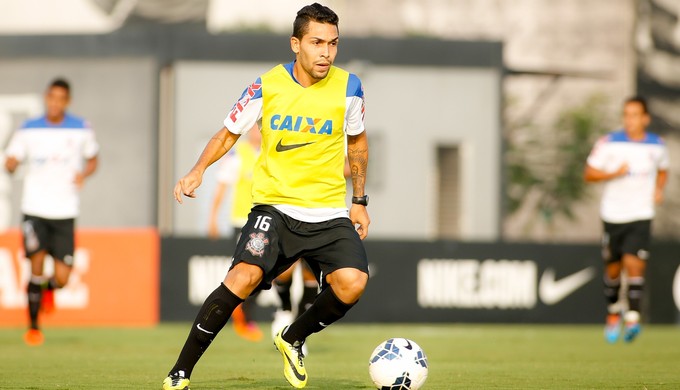 Ex-Boa, Petros retorna ao Sul de MG com o Timão e fala de 'bolão furado'