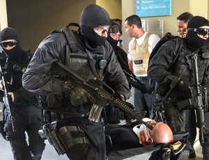 treinamento de segurança para a Copa 2014 no Engenhão (Foto: Celso Pupo / Ag. Estado)