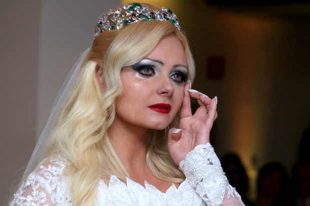 Mulher Pera chora durante casamento (Foto: Thiago Duran/AgNews)