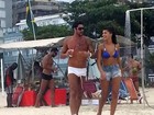 Ex-BBBs Diego e Fran curtem praia no Rio
