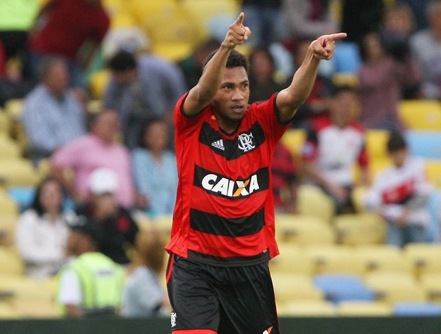 Hernane, Fluminense x Flamengo (Foto: Guilherme Pinto/Agência O Globo)