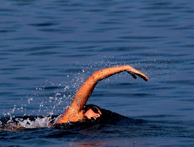 Australiana Chloe Mccardel nadar entre Cuba e Florida (Foto: Agência Reuters)