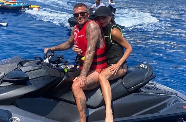David Beckham e Victoria Beckham curtem Saint-Tropez (Foto: Reprodução/Instagram)