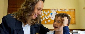 Após ensinar filhos, professora dá aula a netos (Henrique Picarelli)