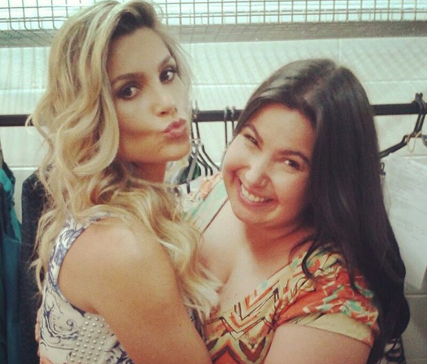 Flávia Alessandra e Mariana Xavier nos bastidores de Além do Horizonte (Foto: Reprodução Instagram)