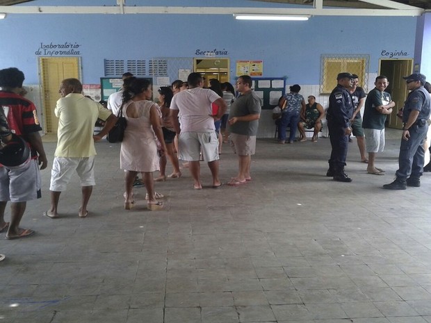 Votação em escola onde eleitor foi morto em Mossoró, RN, é retomada após realocação de seção (Foto: Sara Cardoso/Inter TV Cabugi)