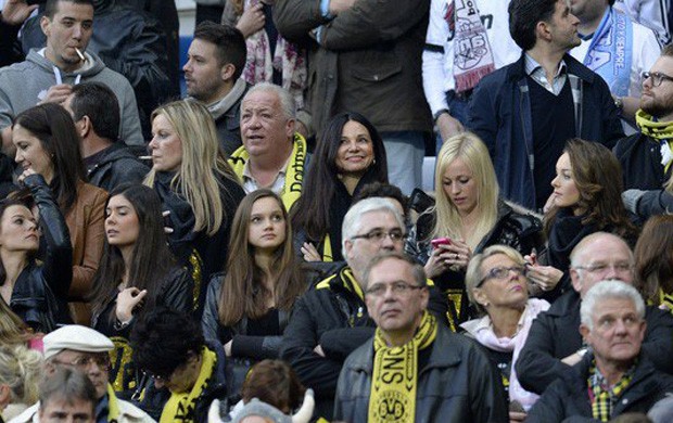 mulheres esposas borussia dortmund (Foto: Reprodução)