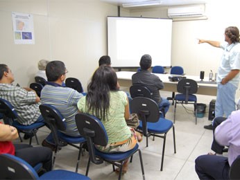 Reunião na Apac (Foto: Lorena Aquino/G1)