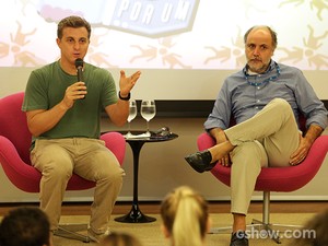 Luciano Huck e Diretor Hélio Vargas durante imprensa (Foto: Fábio Rocha/TV Globo)